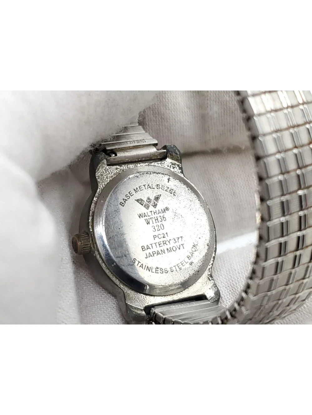 Waltham Quartz Womens Watch New Battery Silver Tone Expandable Band 24mm